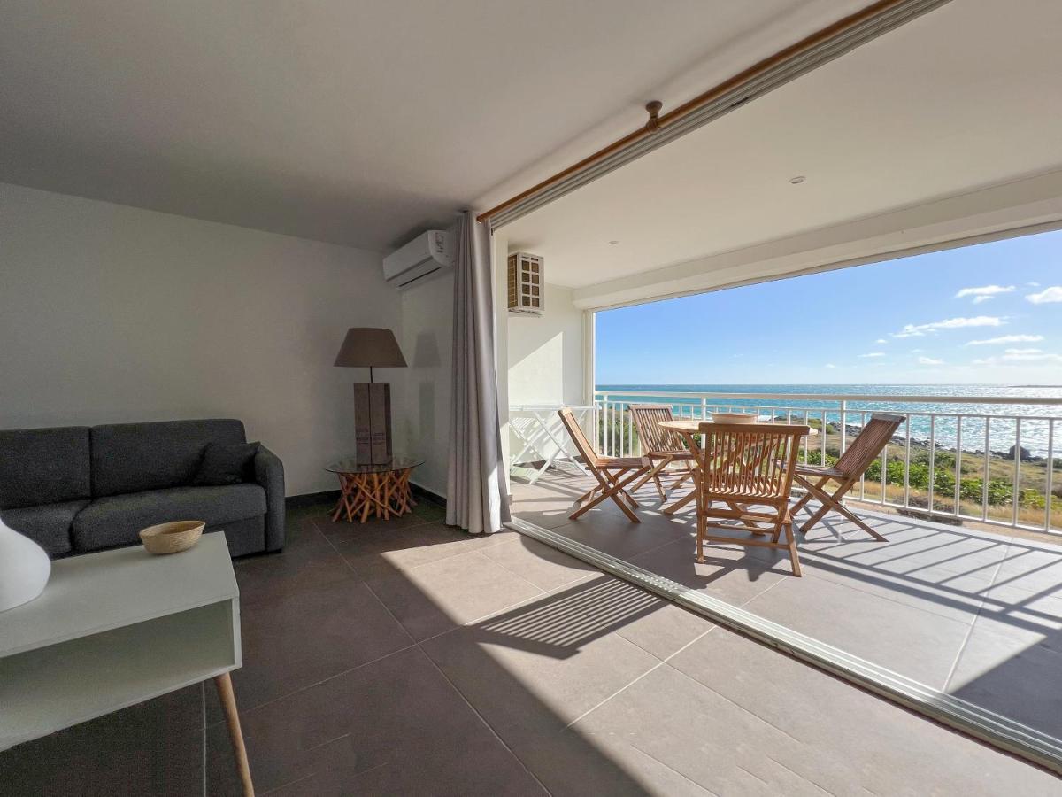 Front Line Unit 520 Ft2 - 48 M2, On Second Floor, Stunning Ocean View Apartment Cul de Sac Bagian luar foto