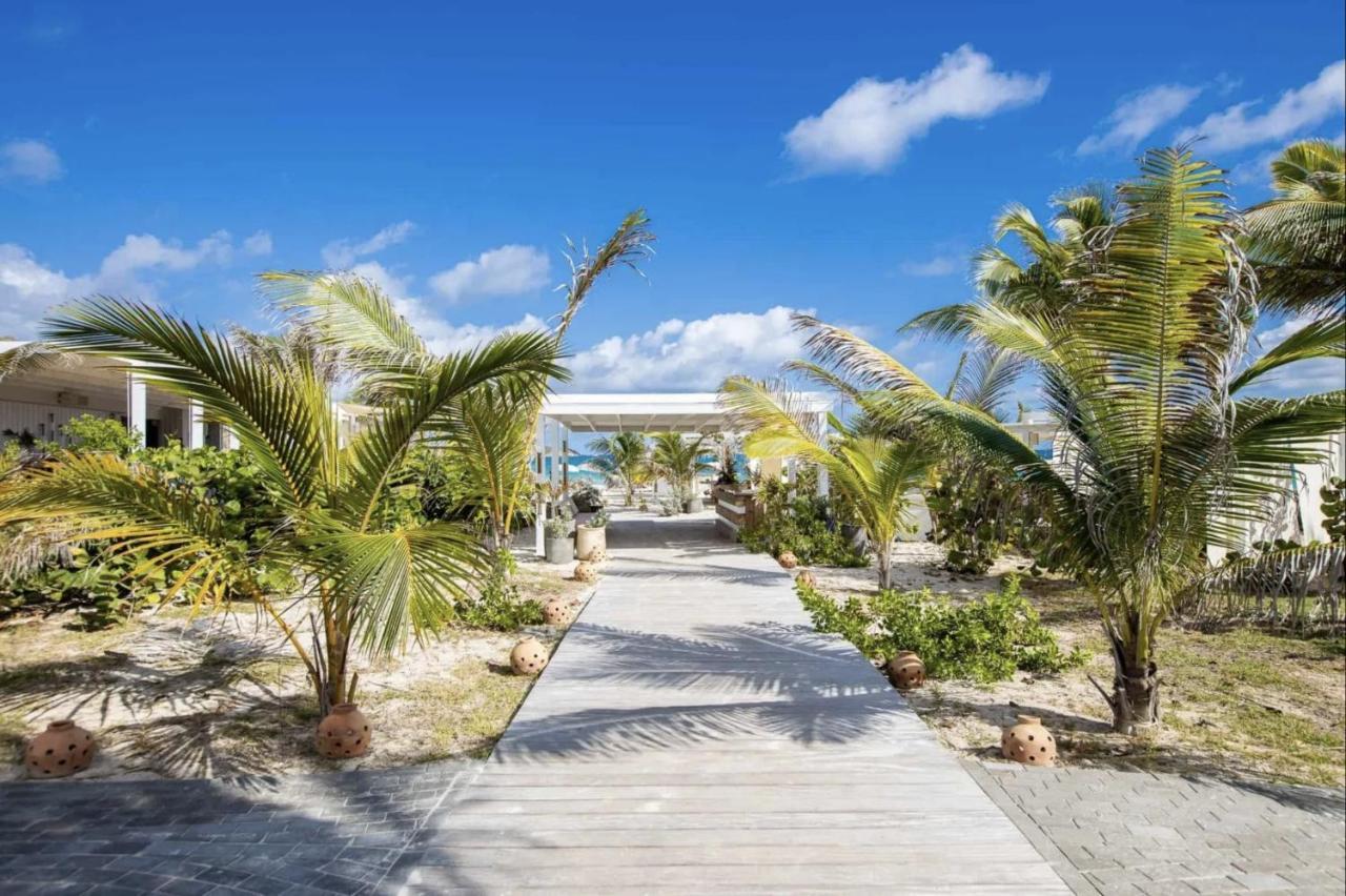 Front Line Unit 520 Ft2 - 48 M2, On Second Floor, Stunning Ocean View Apartment Cul de Sac Bagian luar foto