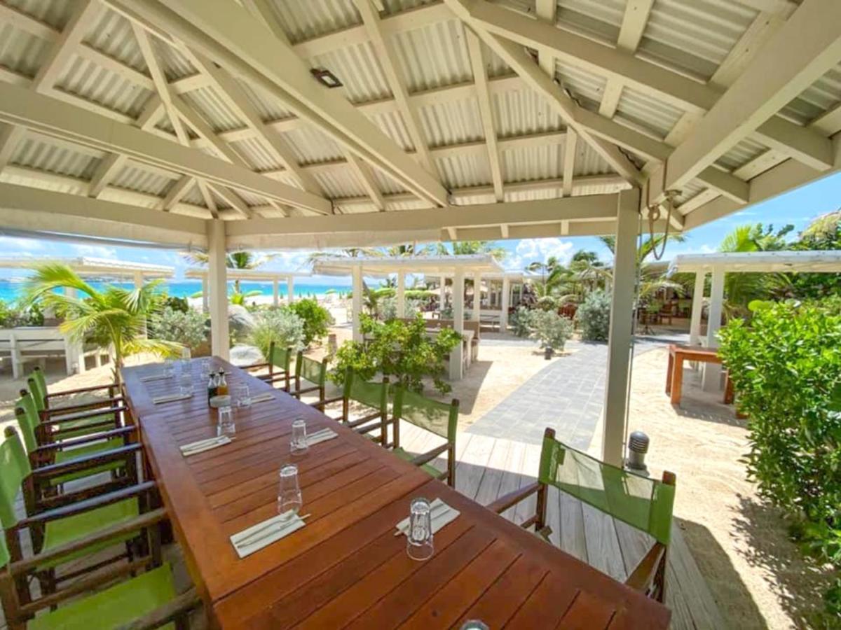 Front Line Unit 520 Ft2 - 48 M2, On Second Floor, Stunning Ocean View Apartment Cul de Sac Bagian luar foto