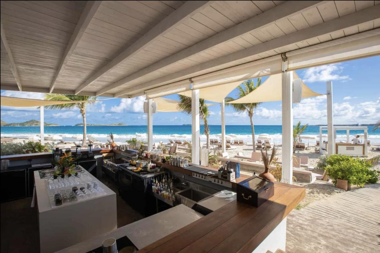 Front Line Unit 520 Ft2 - 48 M2, On Second Floor, Stunning Ocean View Apartment Cul de Sac Bagian luar foto