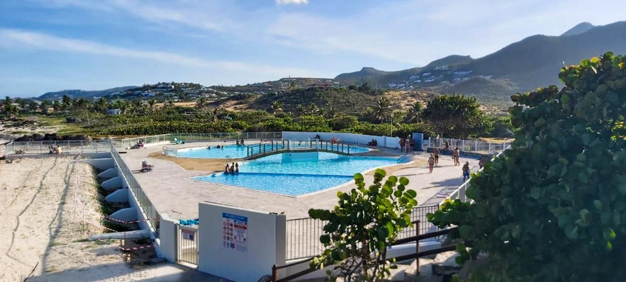 Front Line Unit 520 Ft2 - 48 M2, On Second Floor, Stunning Ocean View Apartment Cul de Sac Bagian luar foto
