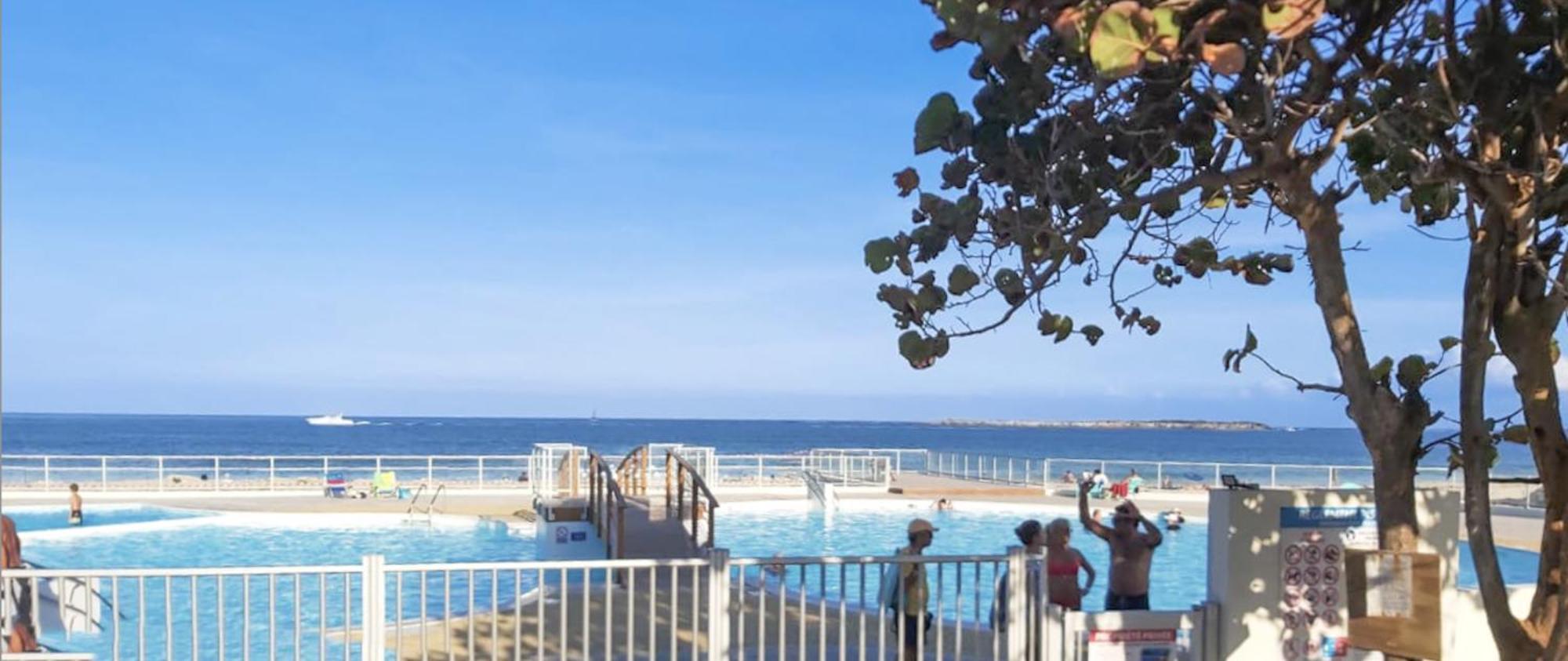 Front Line Unit 520 Ft2 - 48 M2, On Second Floor, Stunning Ocean View Apartment Cul de Sac Bagian luar foto