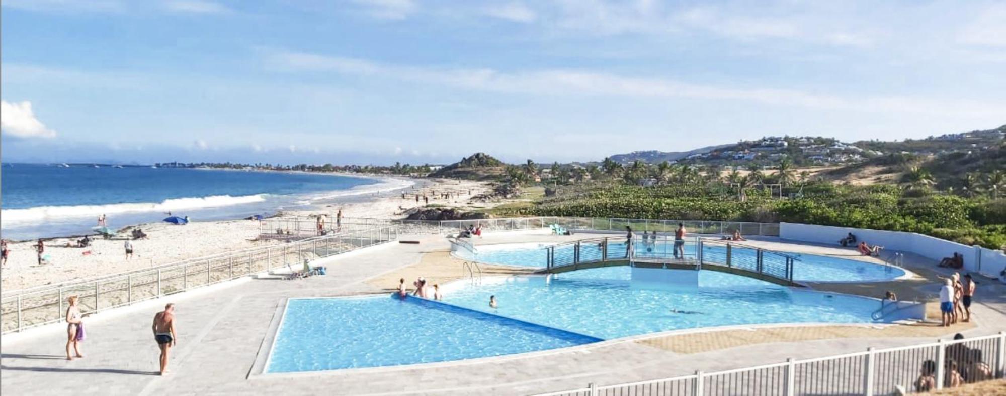 Front Line Unit 520 Ft2 - 48 M2, On Second Floor, Stunning Ocean View Apartment Cul de Sac Bagian luar foto